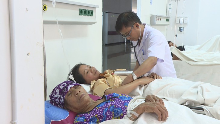 Ăn thịt cóc và nấm rừng, nhiều ca ngộ độc nhập viện 